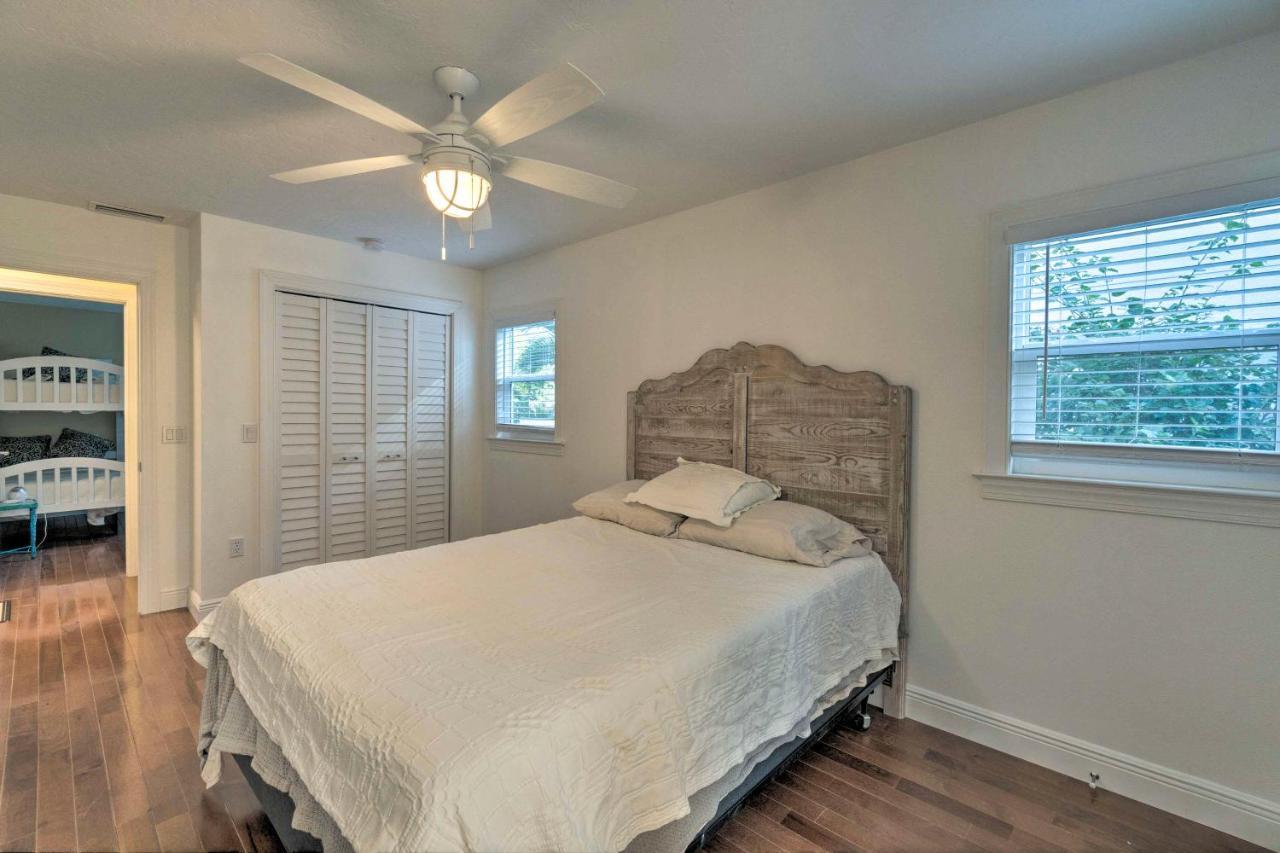 Bright Sarasota Bungalow - 5 Mi To Siesta Beach! Luaran gambar