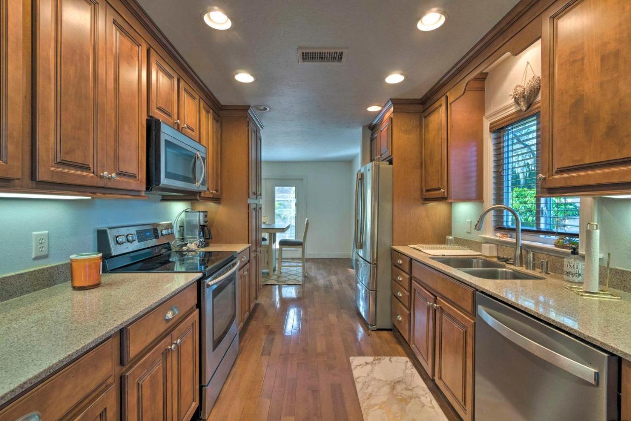 Bright Sarasota Bungalow - 5 Mi To Siesta Beach! Luaran gambar